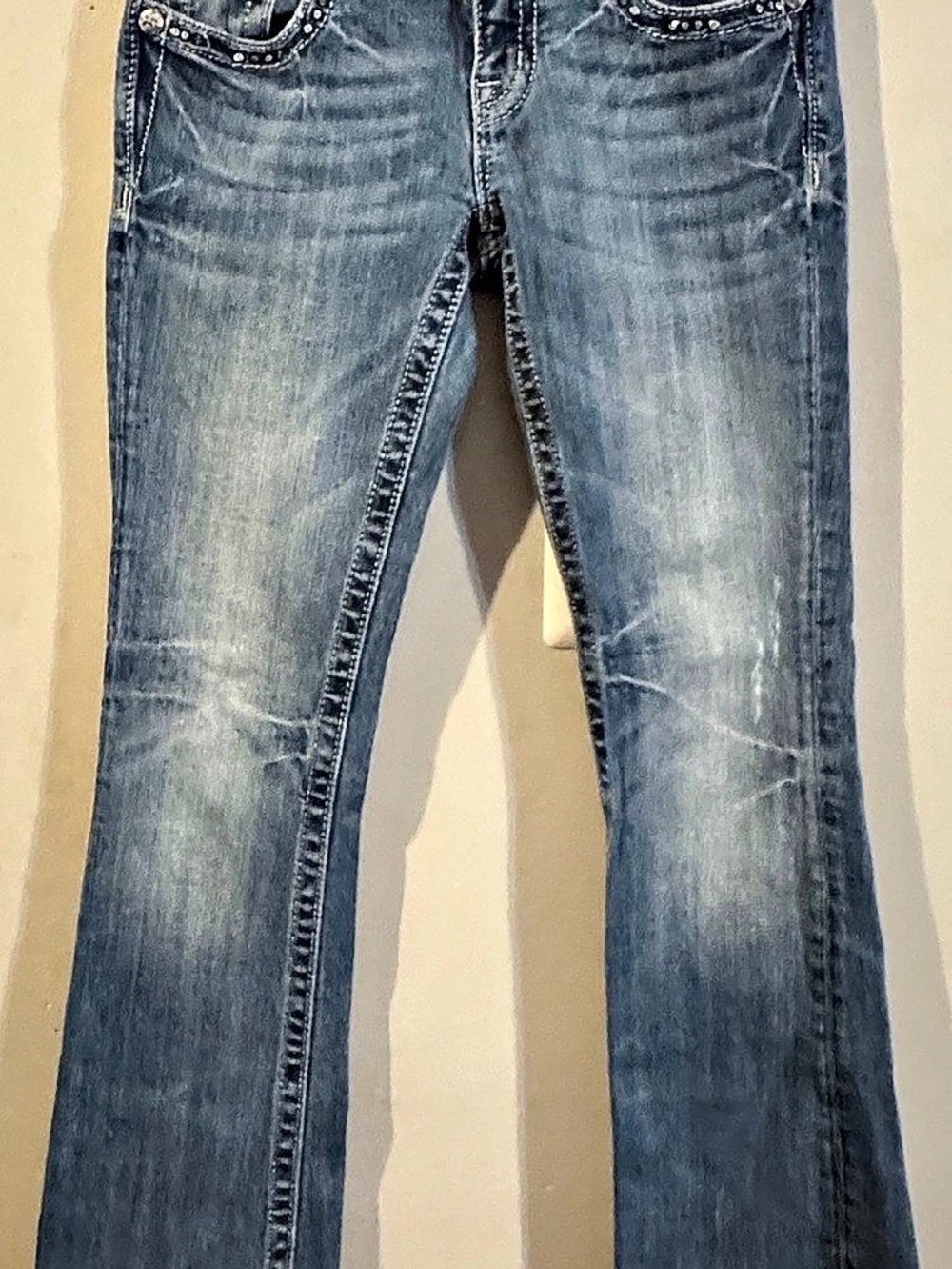 Miss Me Medium Wash Bootcut Jeans Size 26 Rhinestone Fleur-de-Lis